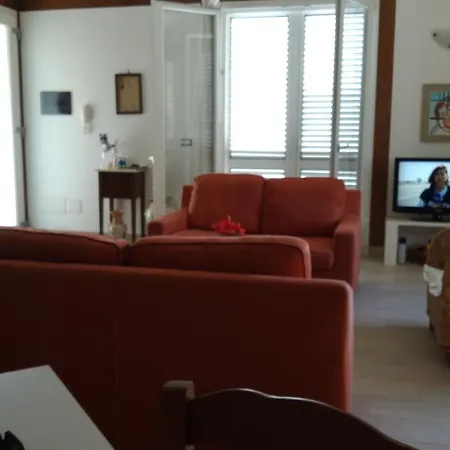 Roomsfree!!!! Guest house *